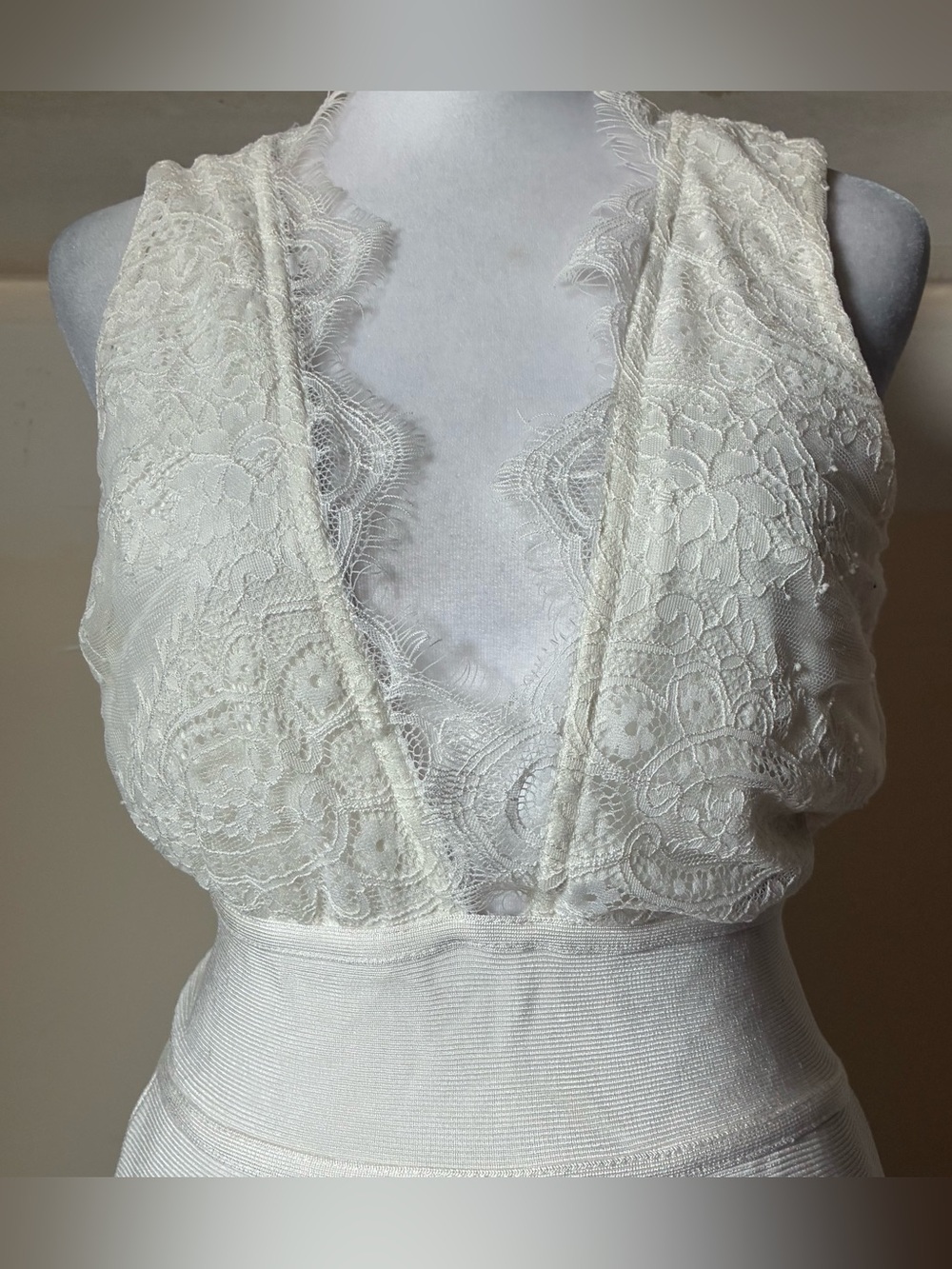 House of CB Ria Ivory Lace Plunge Bridal Cocktail Bodycon Midi Dress Size Small - Picture 4 of 9